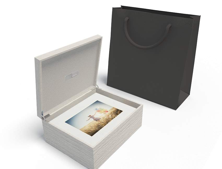 White Portfolio box for 25 images