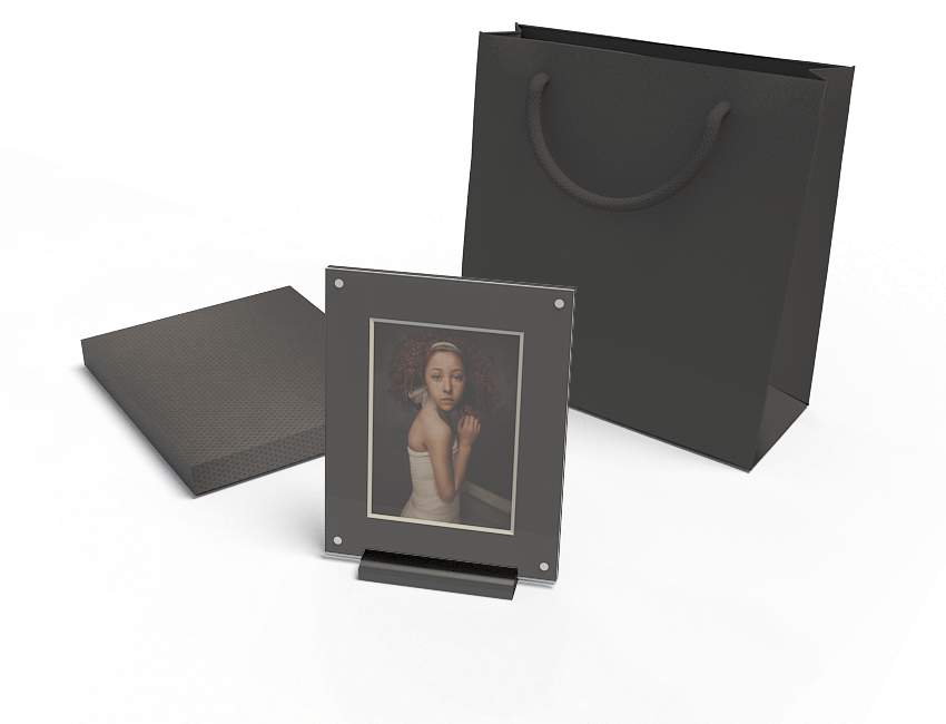 Magnetic frame with black mat (5x7 print)