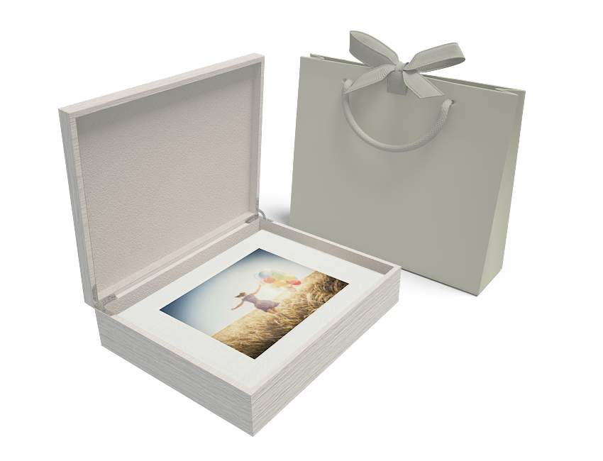 11x14 white box with 10 prints