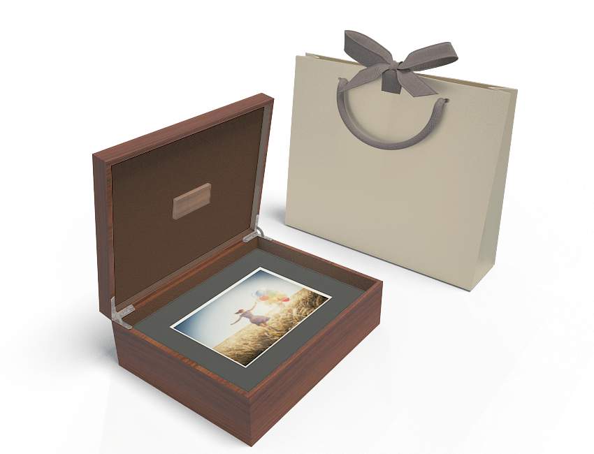 8x10 wooden image box with 20 black mats