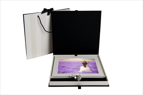 Black USB Mount Box with White Mounts and Jewelled Heart USB